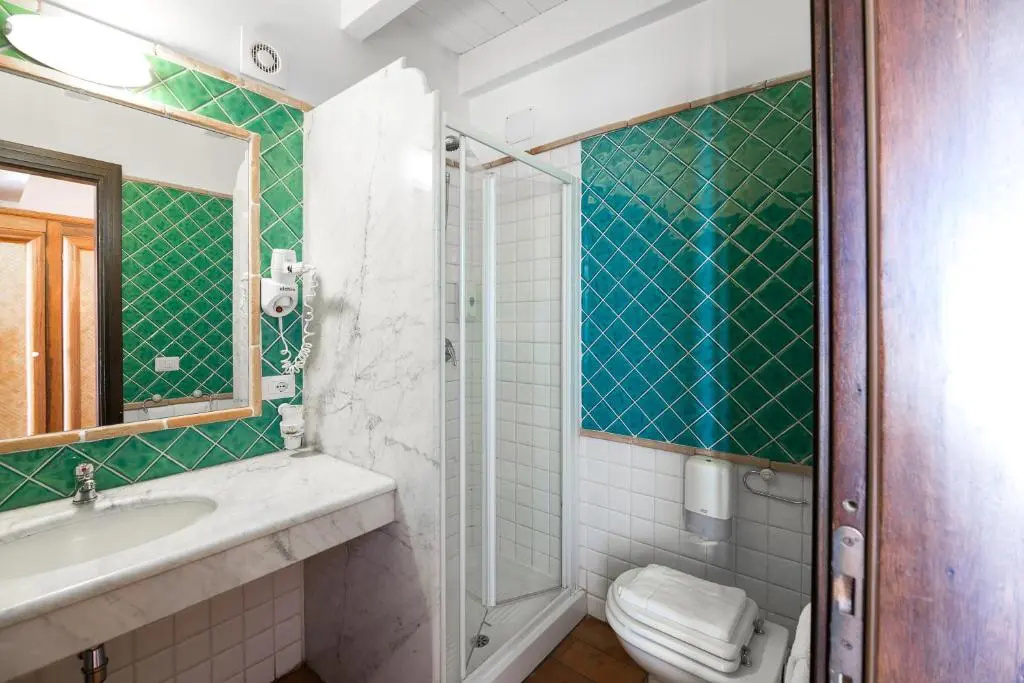 Standard Double room with garden view (full double bed)