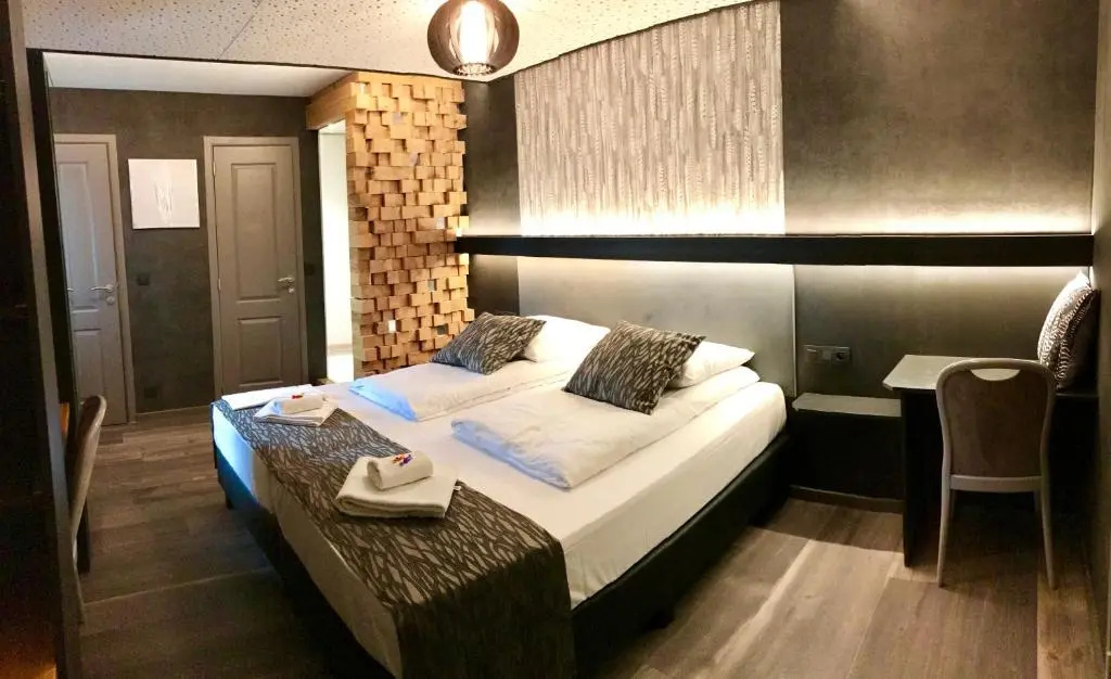 RAVEL Hotel Cyrano - Chambres