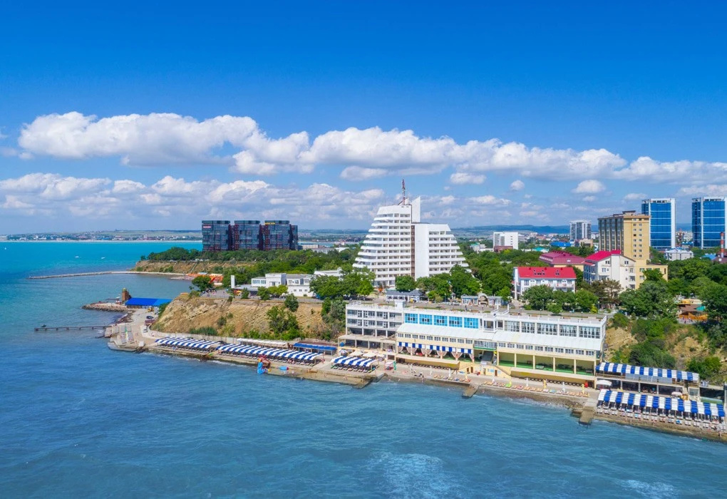 Beach & Waterfront