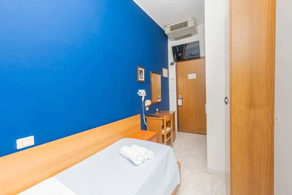Economy room