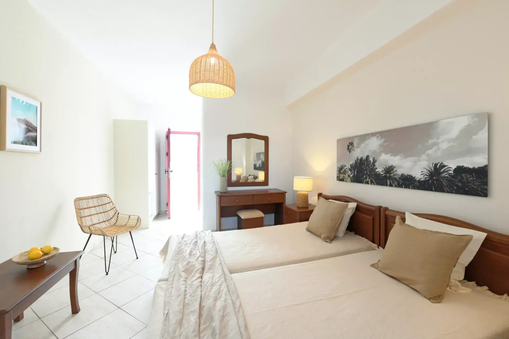 Standard room with partial sea view