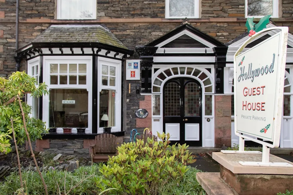 Holly-Wood Guest House