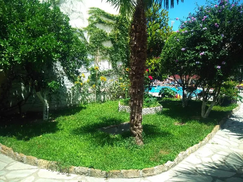 Pelli Hotel - Chambres
