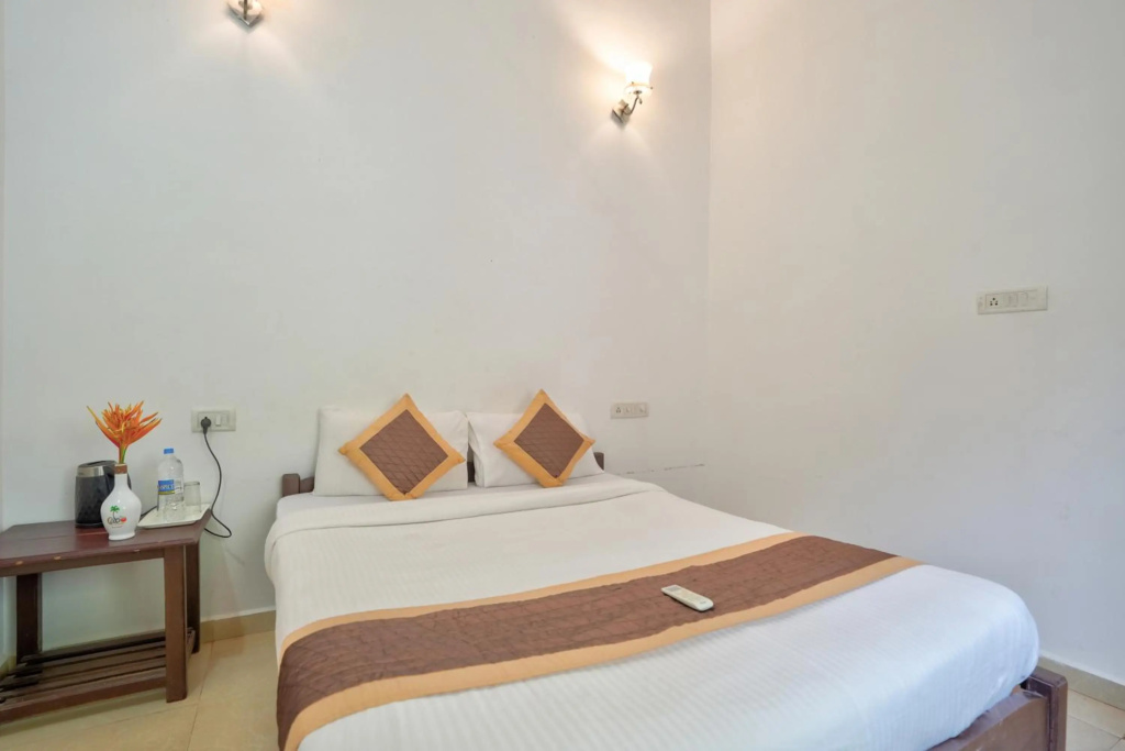 FabHotel Casa De Royale — 4