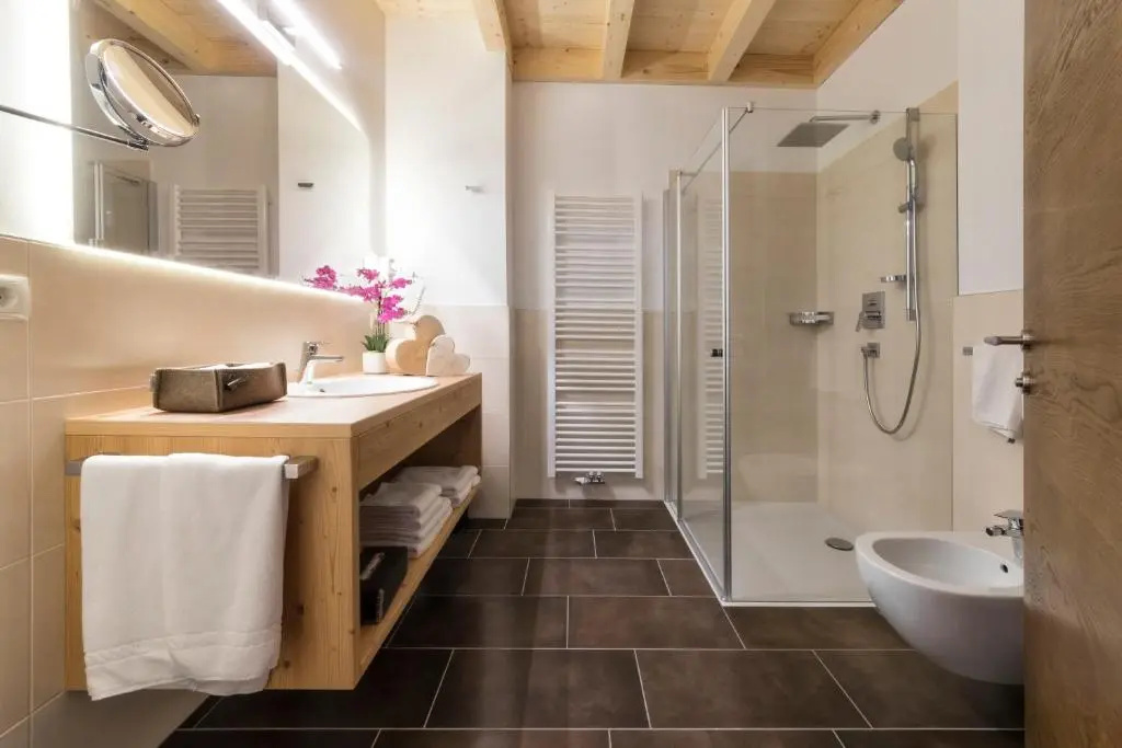 Superior Double room with balcony (full double bed)
