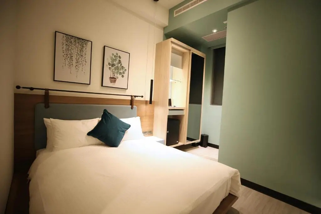 Standard Double room (full double bed)