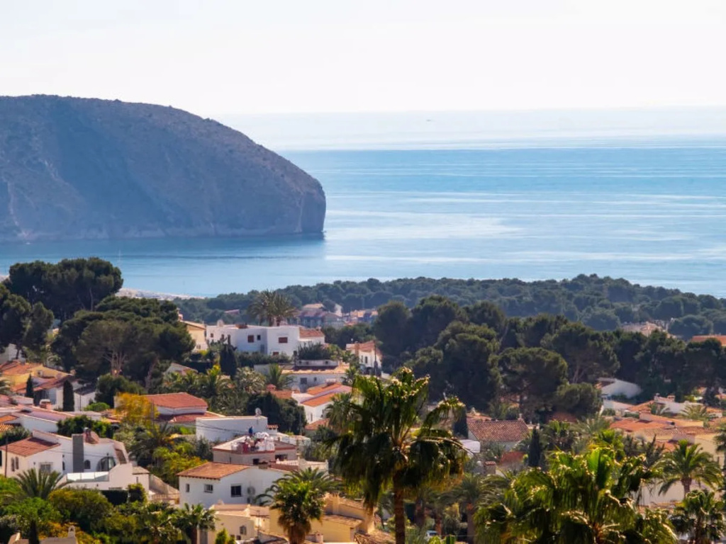 Beach & Waterfront