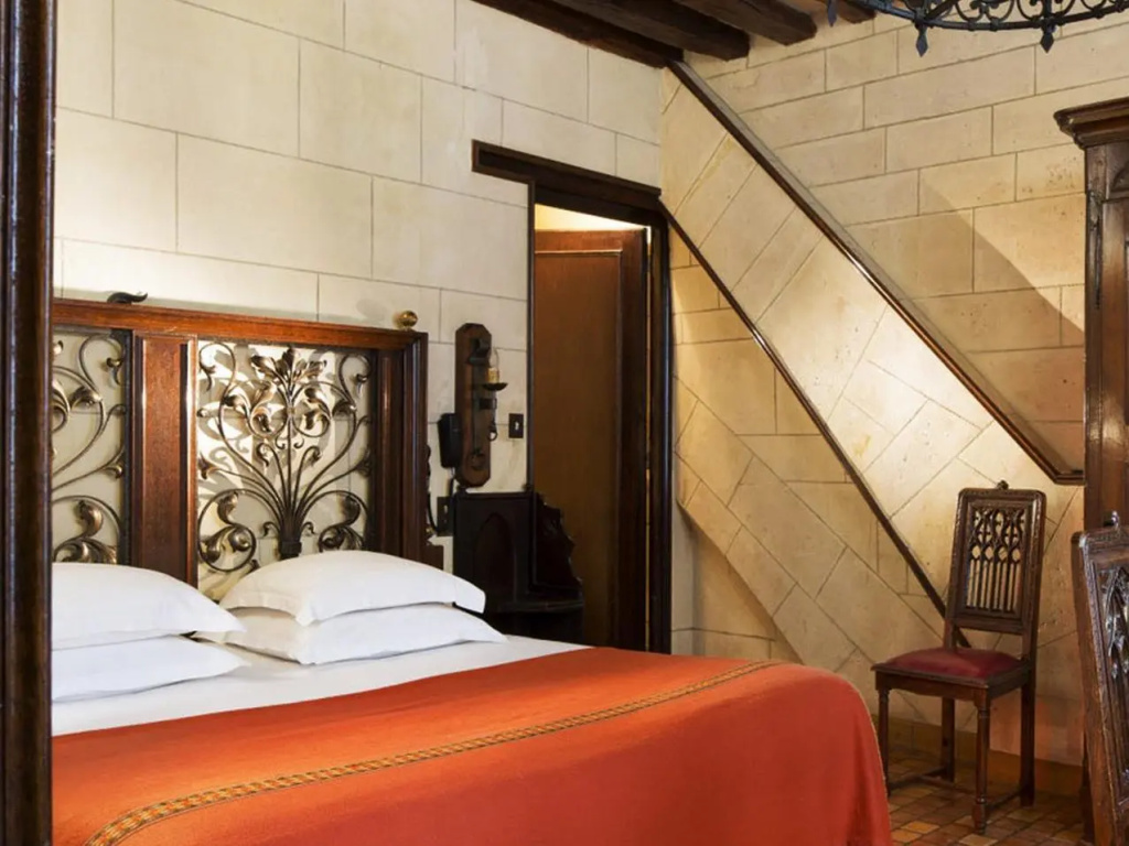 Deluxe Double room (full double bed)