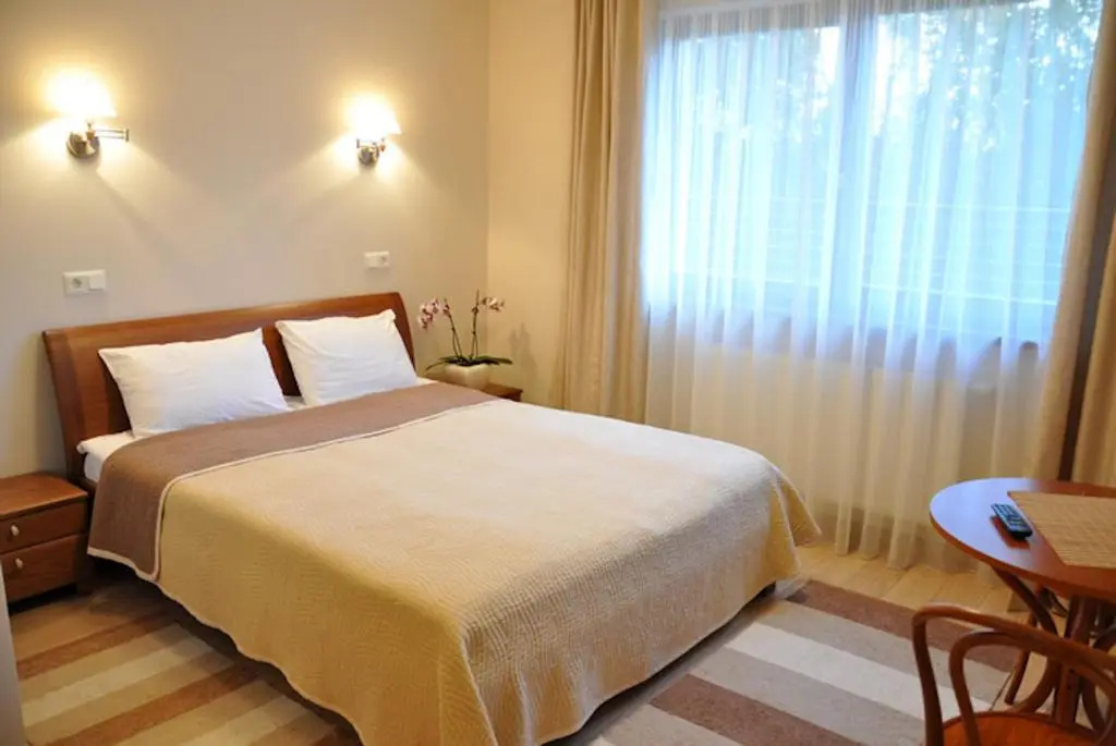 Economy room