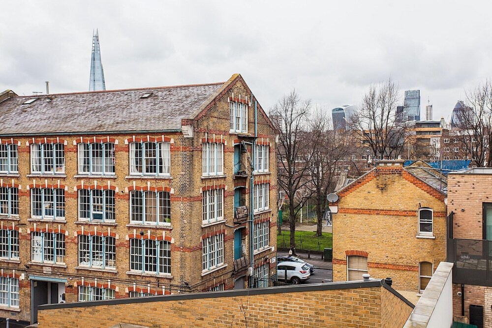 Flat With Roof Terrace in Central London
