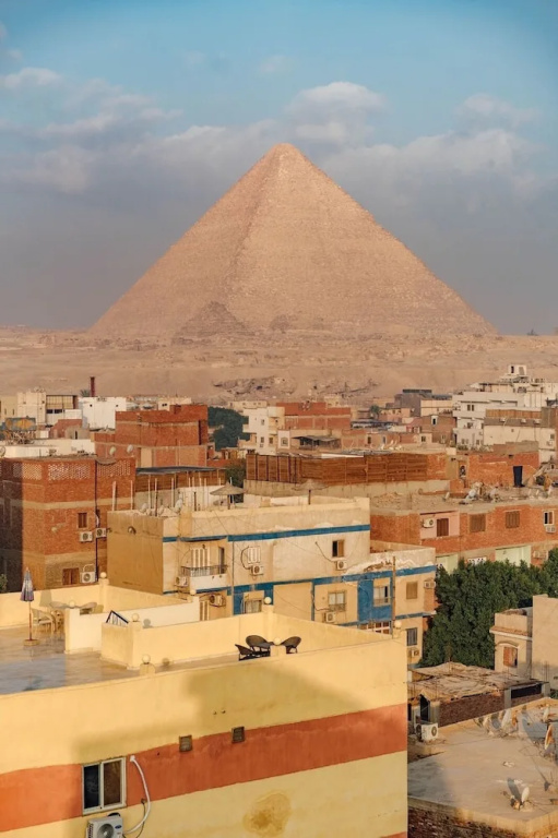 Pyramids stars view Inn