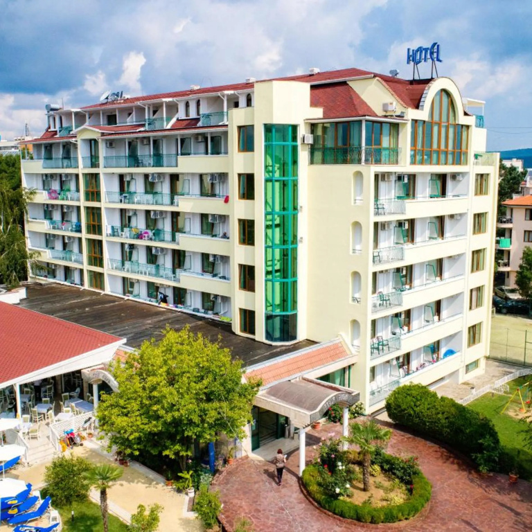 Perla Plaza Hotel