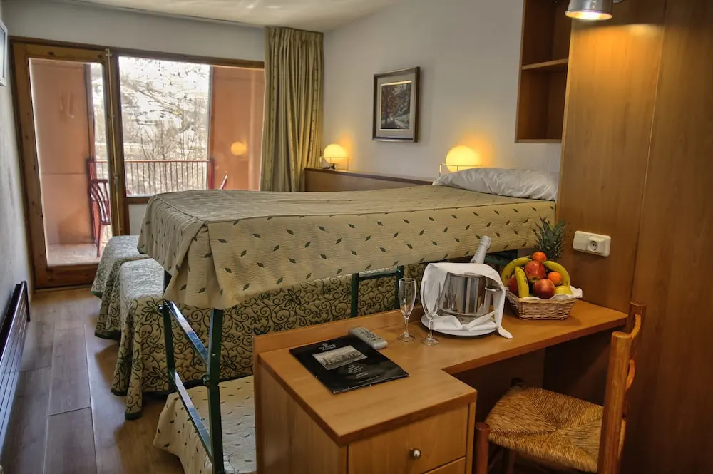 Standard Triple room with balcony
