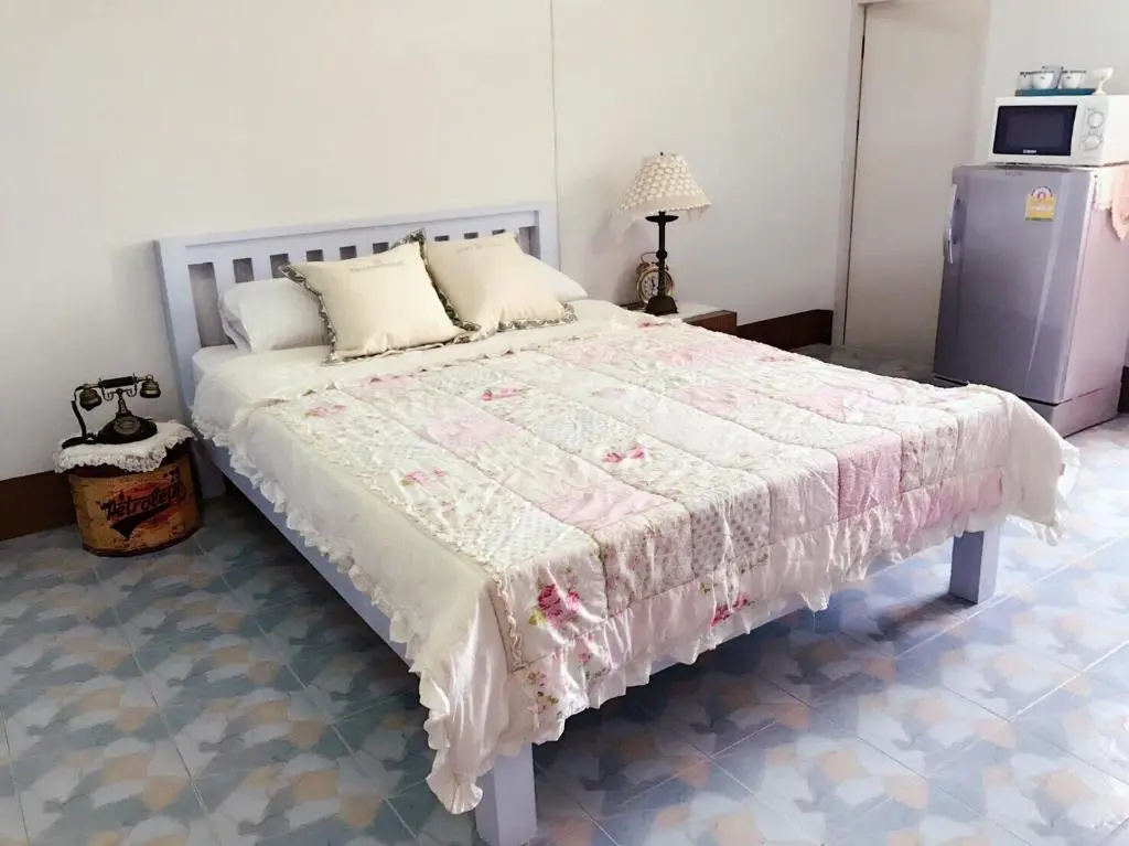 Standard Double room with balcony (full double bed)