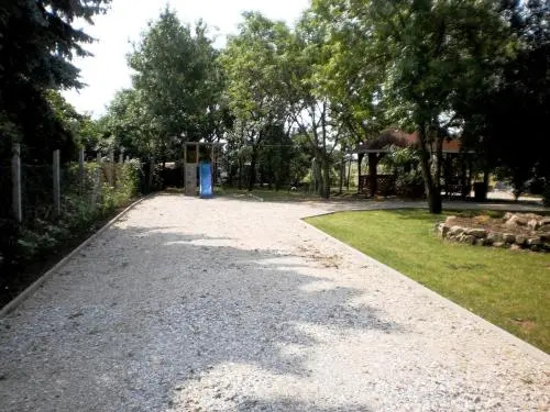 Yewlake Vendégház - фото 43