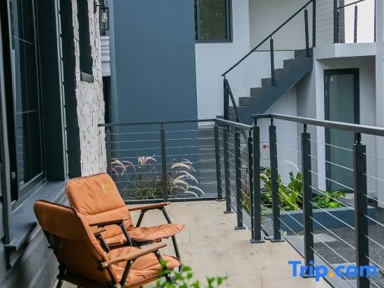 Rabi Residence - Modern Farmhouse sleeps 4