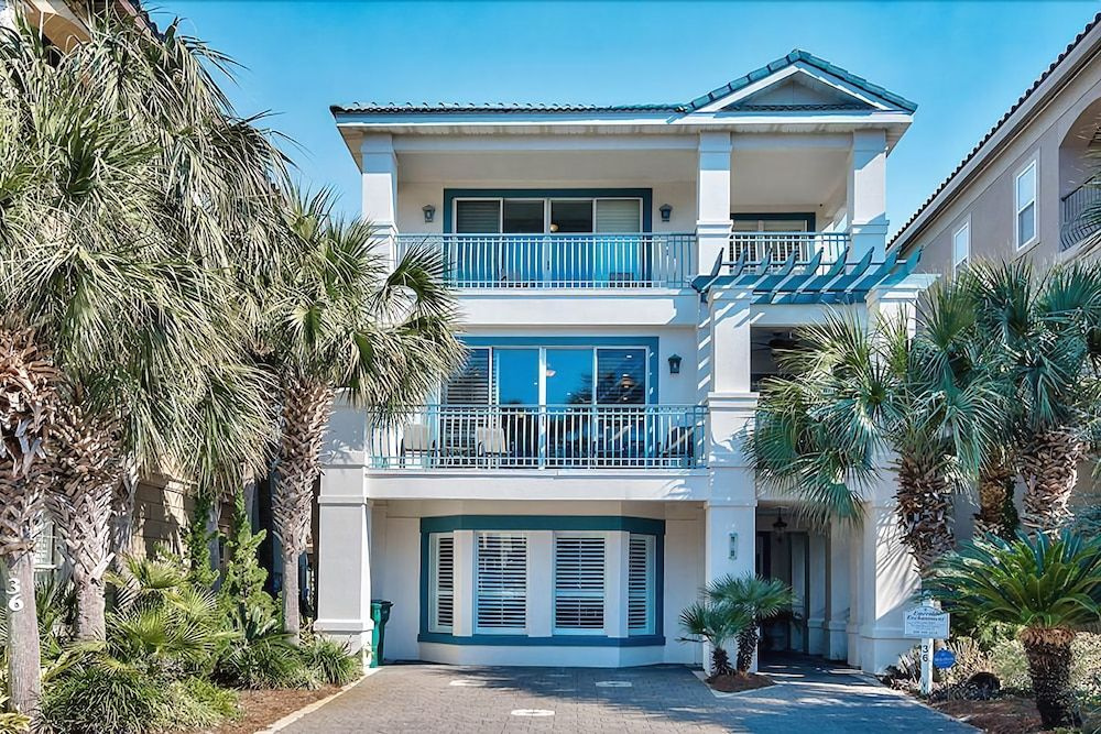 Emerald Enchantment 4 Bedroom Holiday Home by Five Star Properties