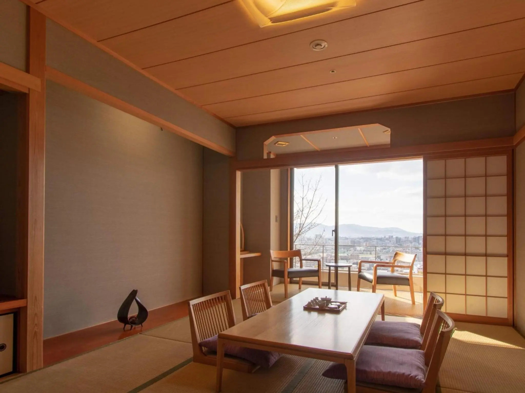 Отель Hilltop Resort Fukuoka в Фукуоке