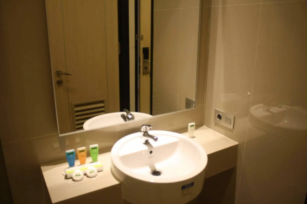 Sparks Odeon Sukabumi - Artotel Curated - фото 44
