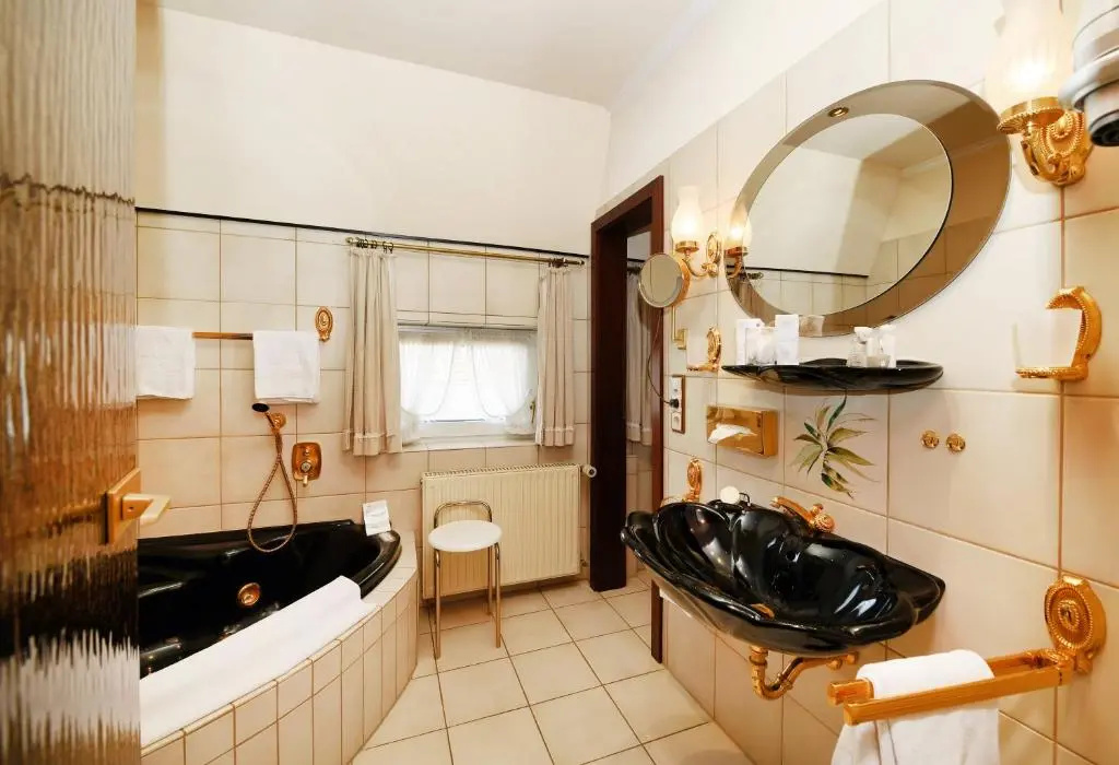 Comfort room