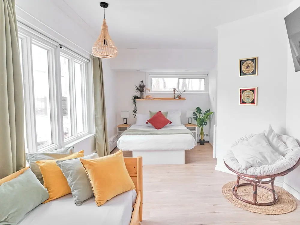 Deluxe Double room (full double bed)