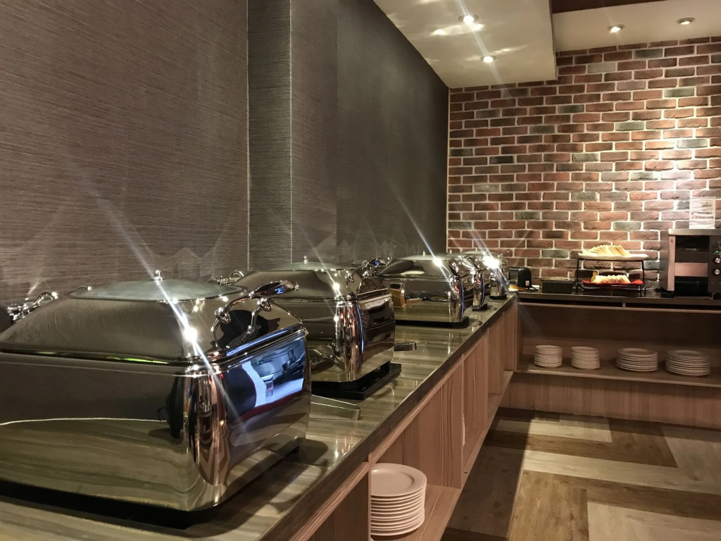 Food & Beverage