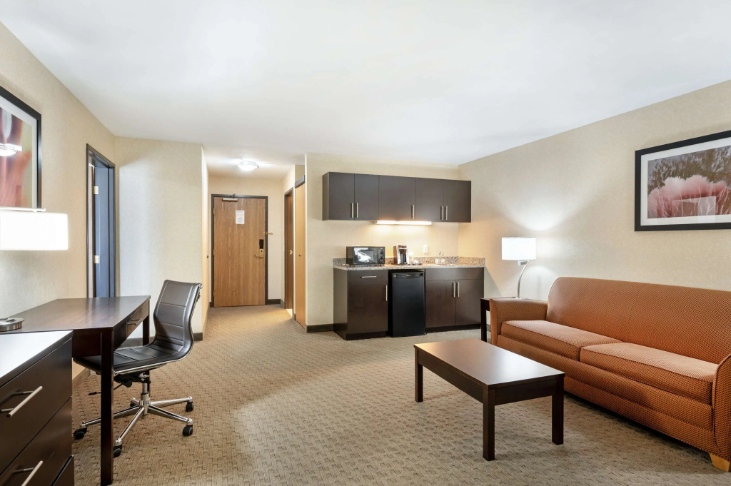 Quadruple Suite