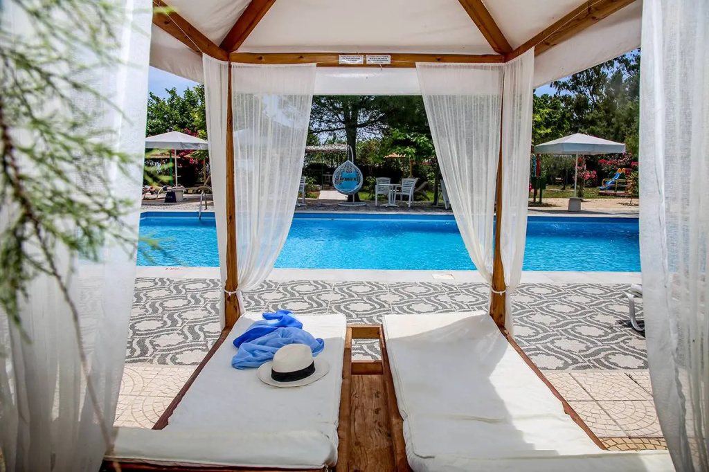 Summery Hotel - Général