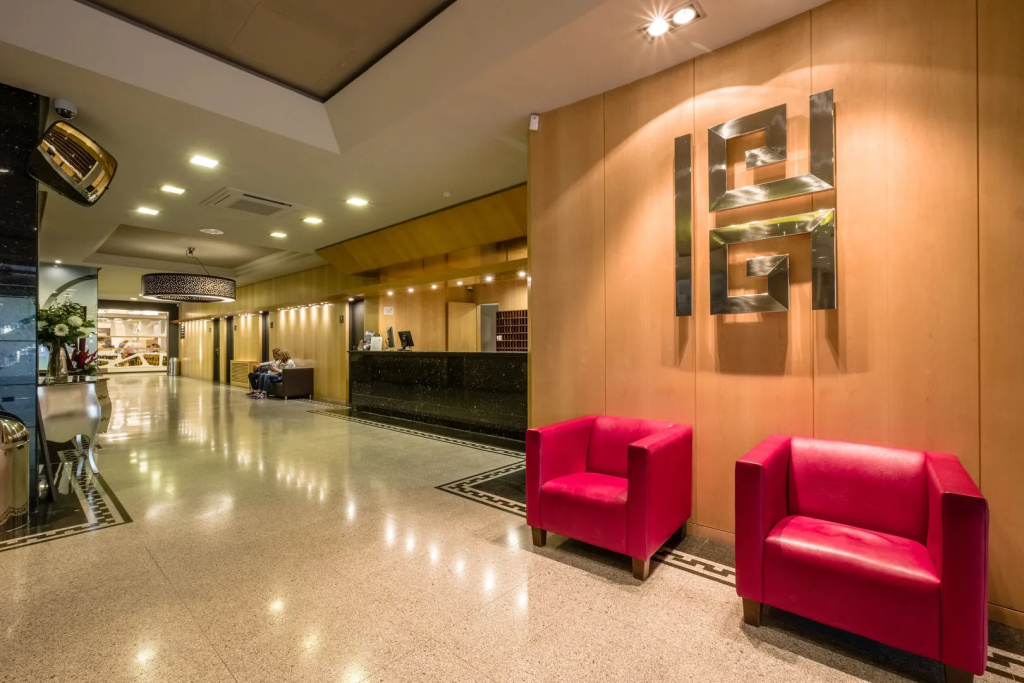 Lobby & Reception
