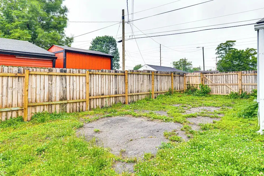 4 Mi to Dtwn Indianapolis: Quiet Apartment w/ Yard
