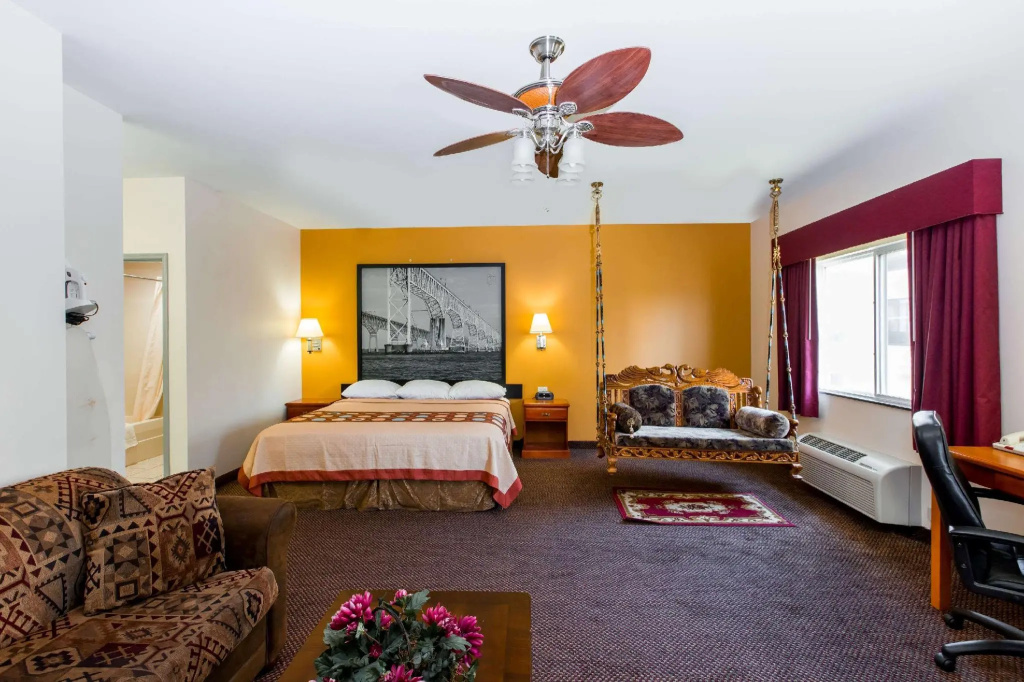 Double Suite (full double bed)