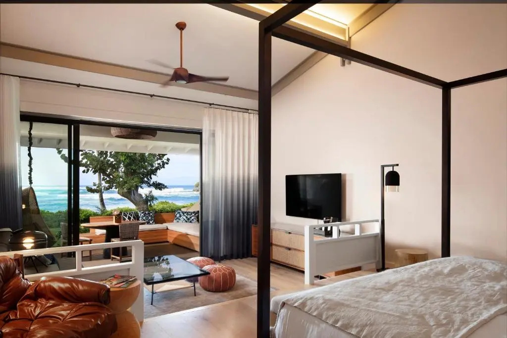 Double Club Ocean Bungalow oceanfront twin beds