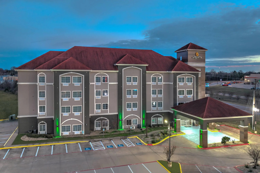 La Quinta Inn & Suites by Wyndham Paris