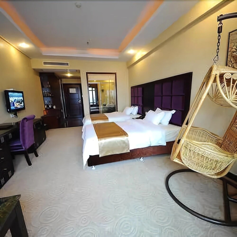 Longyue Business Hotel