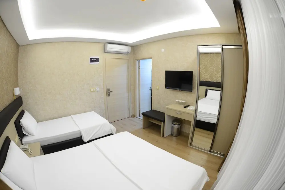 Double Suite (full double bed)