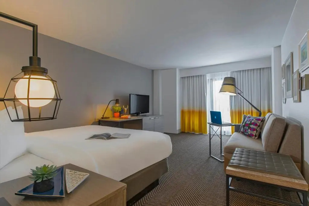 Double room (full double bed)