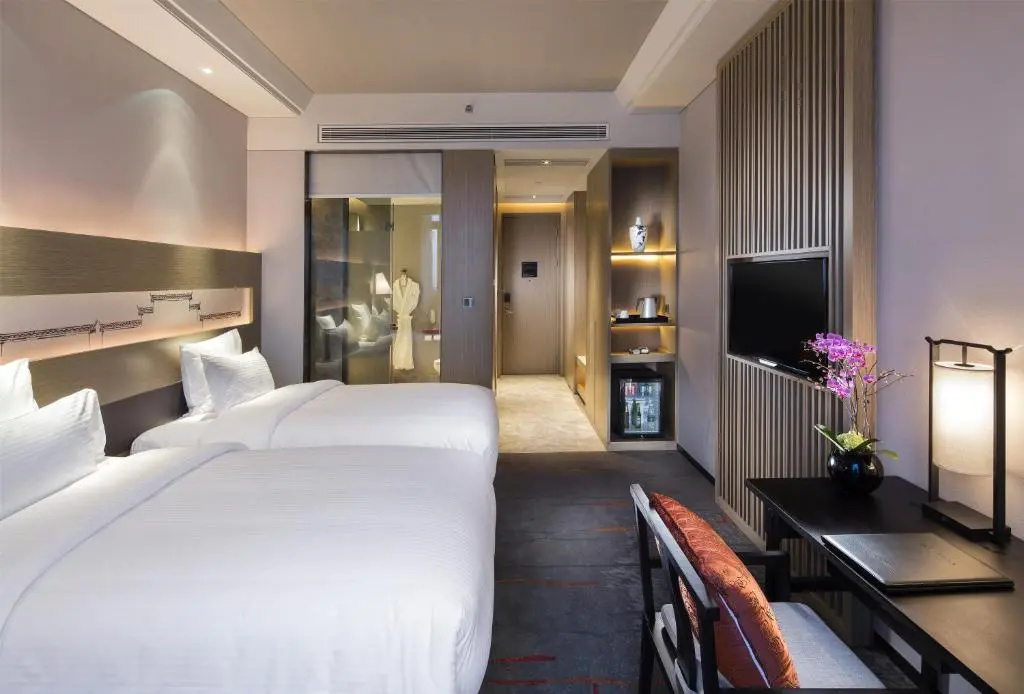Superior Double room with city view (twin beds)