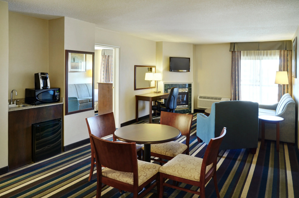 Holiday Inn Conference Center Edmonton South by IHG - Général
