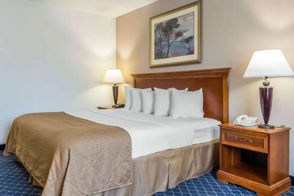 Clarion Hotel & Conference Center Ronkonkoma MacArthur Airport - Chambres