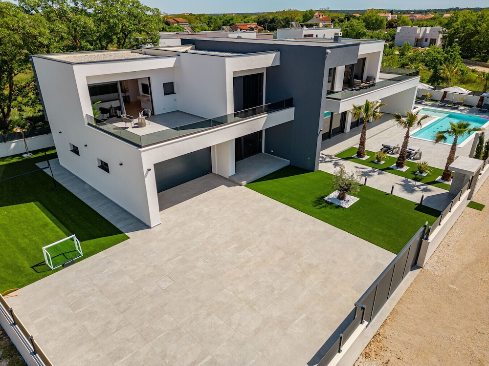 Villa Neo