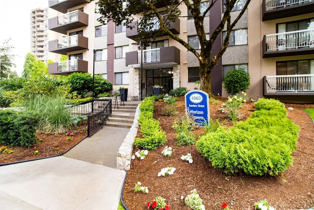 Pelicanstay in Burnaby - фото 19