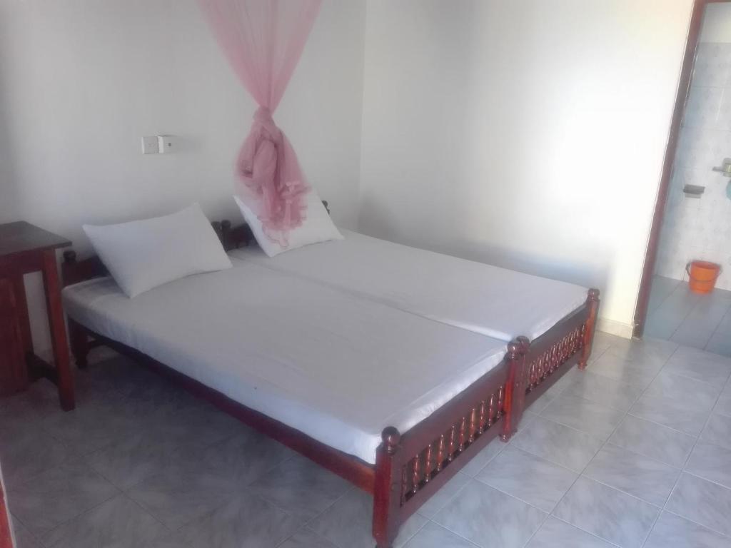 Budde's Beach Restaurant & Guesthouse