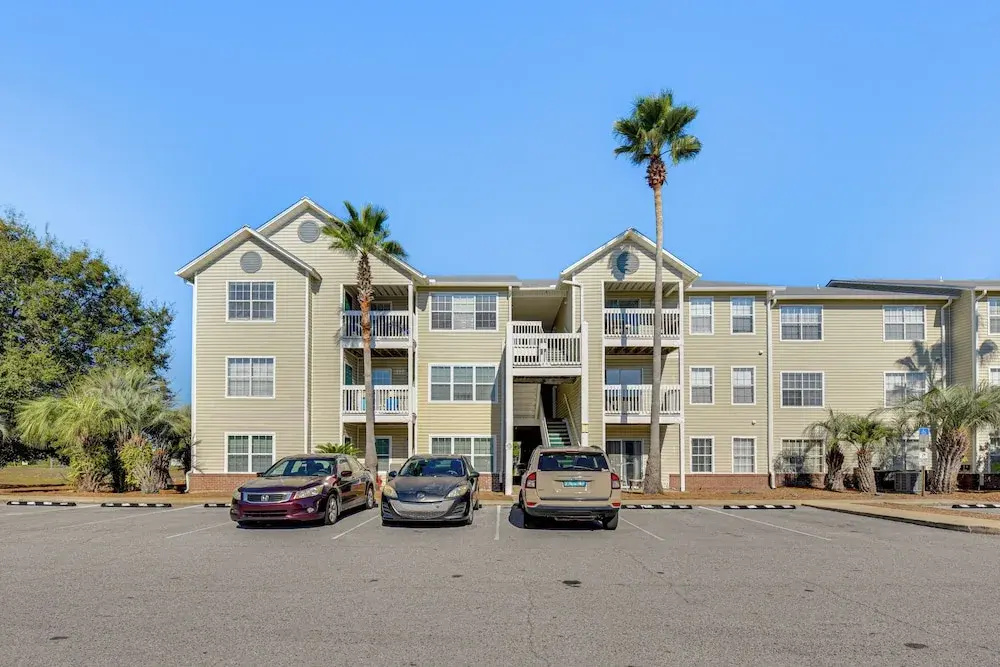 Explore Boardwalk Thrills! Central Destin Condo