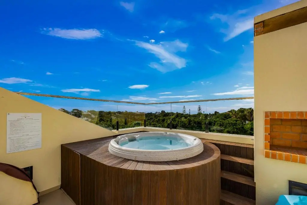 2 Bedrooms Deluxe with Jacuzzi Apartment