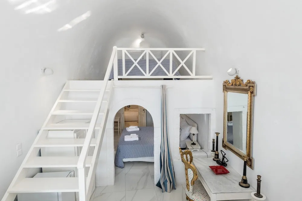 2 Bedrooms Executive Suite with balcony