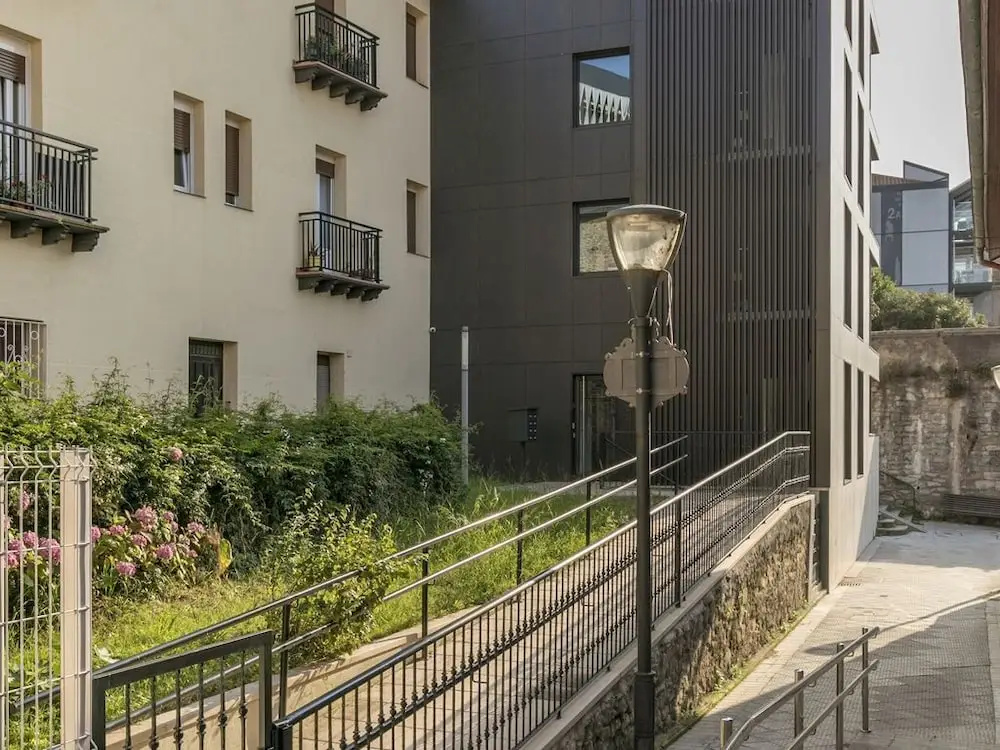Riverside by Forever Rentals. Deluxe 2 Bedroom Apartment With Views of R?a. Wifi