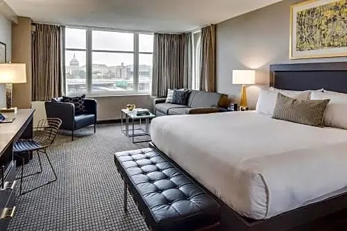 Double Suite (full double bed)