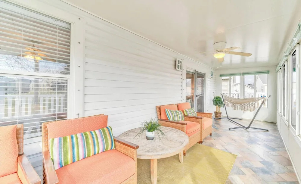 Cottage on Cabana Private Gated Neighborhood