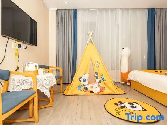 Deluxe Double room (full double bed)