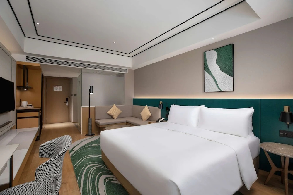 Двухместный номер Deluxe двуспальная кровать в Hilton Garden Inn Xiamen Bailuzhou Park